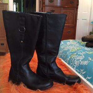 Ladies boots